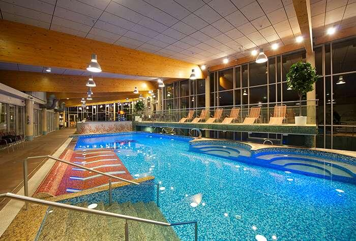 Kuva, joka sisältää kohteen uima-allas, vesi, Vapaa-ajan keskus, allas

Tekoälyllä luotu sisältö voi olla virheellistä.