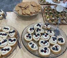 Kuva, joka sisältää kohteen uunipaistetut tuotteet, Välipala, leipominen, jälkiruoka

Tekoälyn generoima sisältö voi olla virheellistä.